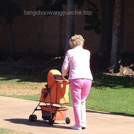 **被保姆拐走33年的重庆男婴，终寻回家并迎娶新娘：爱与坚持的力量**
